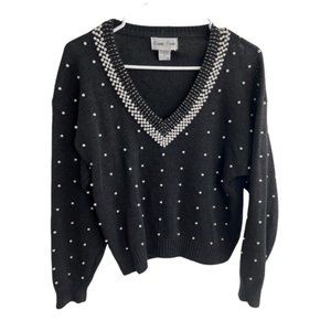 Vintage black vneck sweater with pearls and beaded detailed neckline size medium
